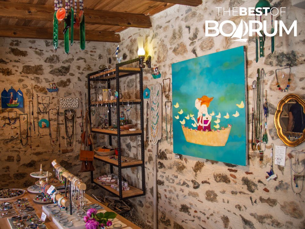 Inside a local artist’s shop in Datça displaying handmade jewellery and artwork — an inspiring example of Bodrum’s creativity and craftsmanship.